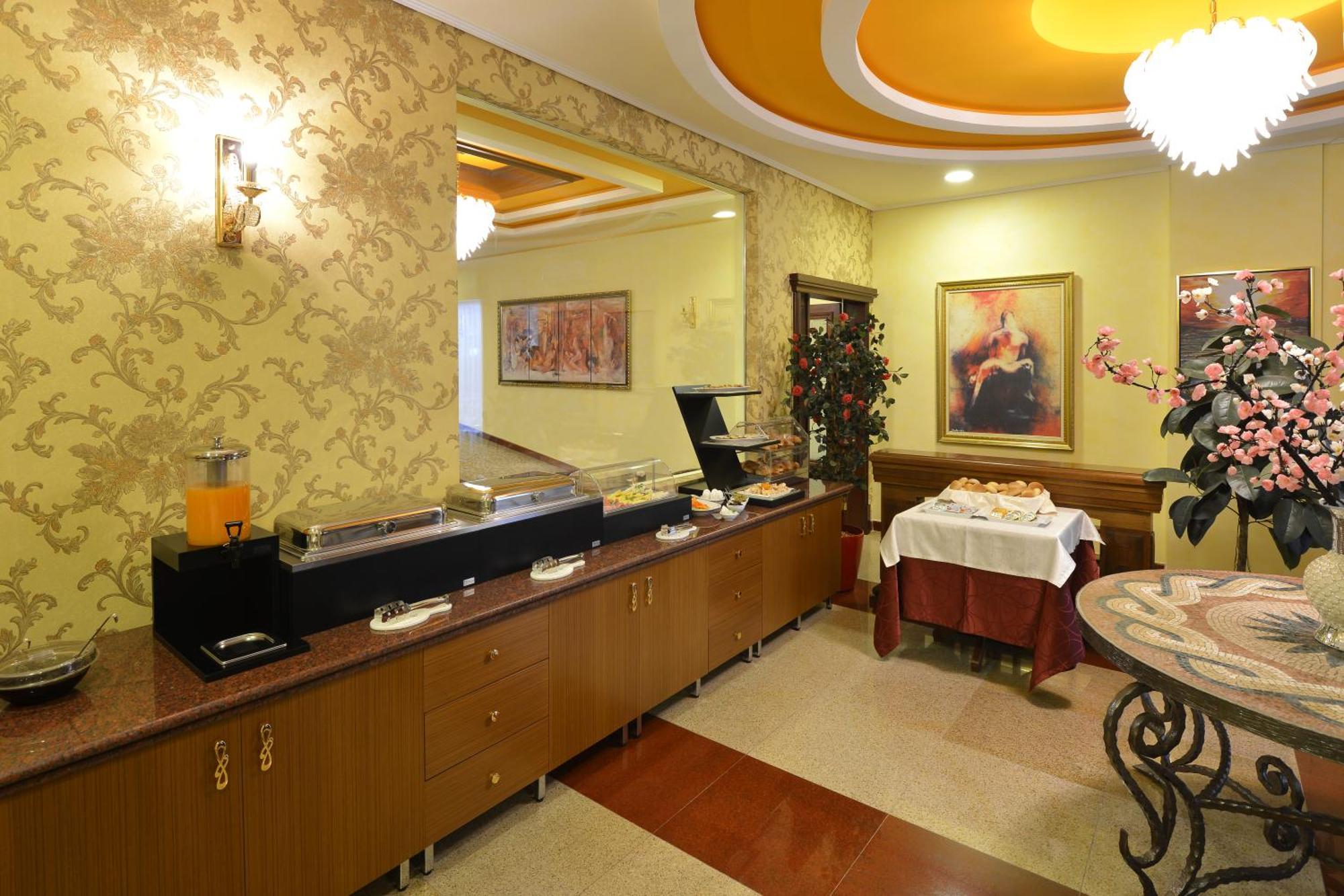 Hotel Austria Tirana