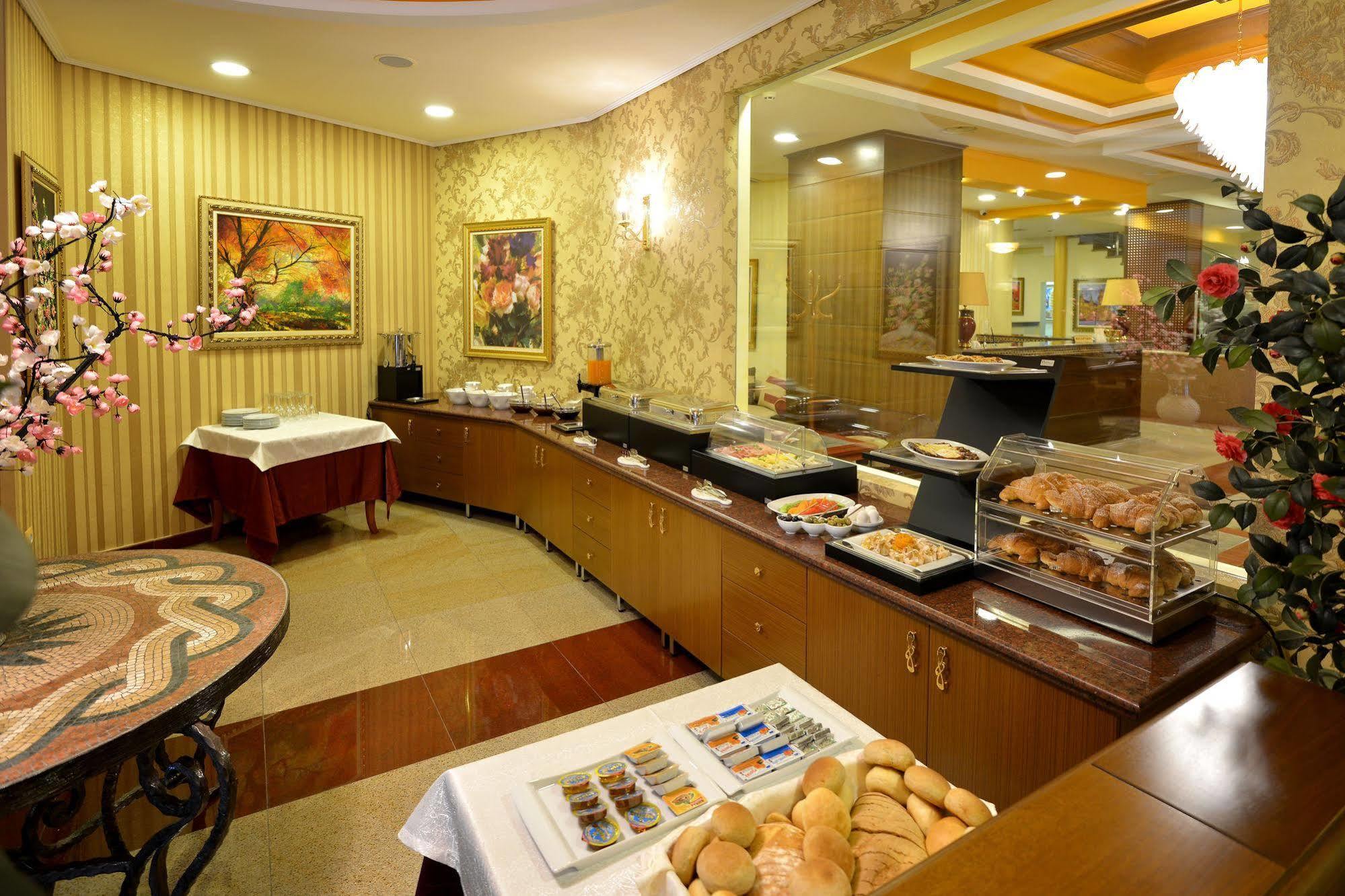 Austria 4* Tirana